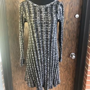 Kelly Cawley, size M, swing top